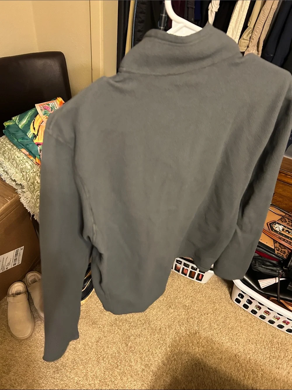 The North Face Men’s Charcoal Gray Half-Zip Fleece Pullover